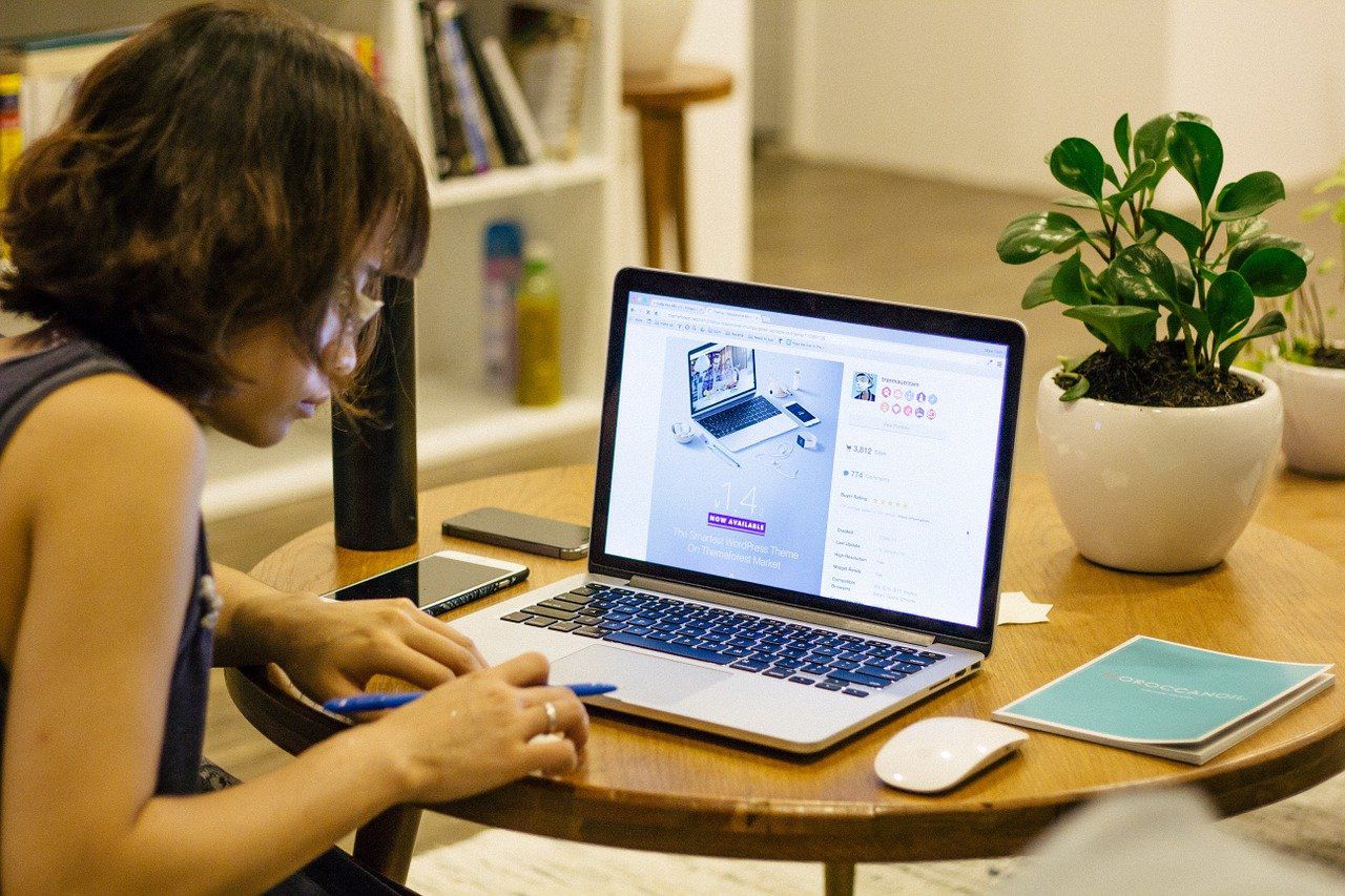 デジタルサイネージに騙されるな！絶対に触れてはいけない理由